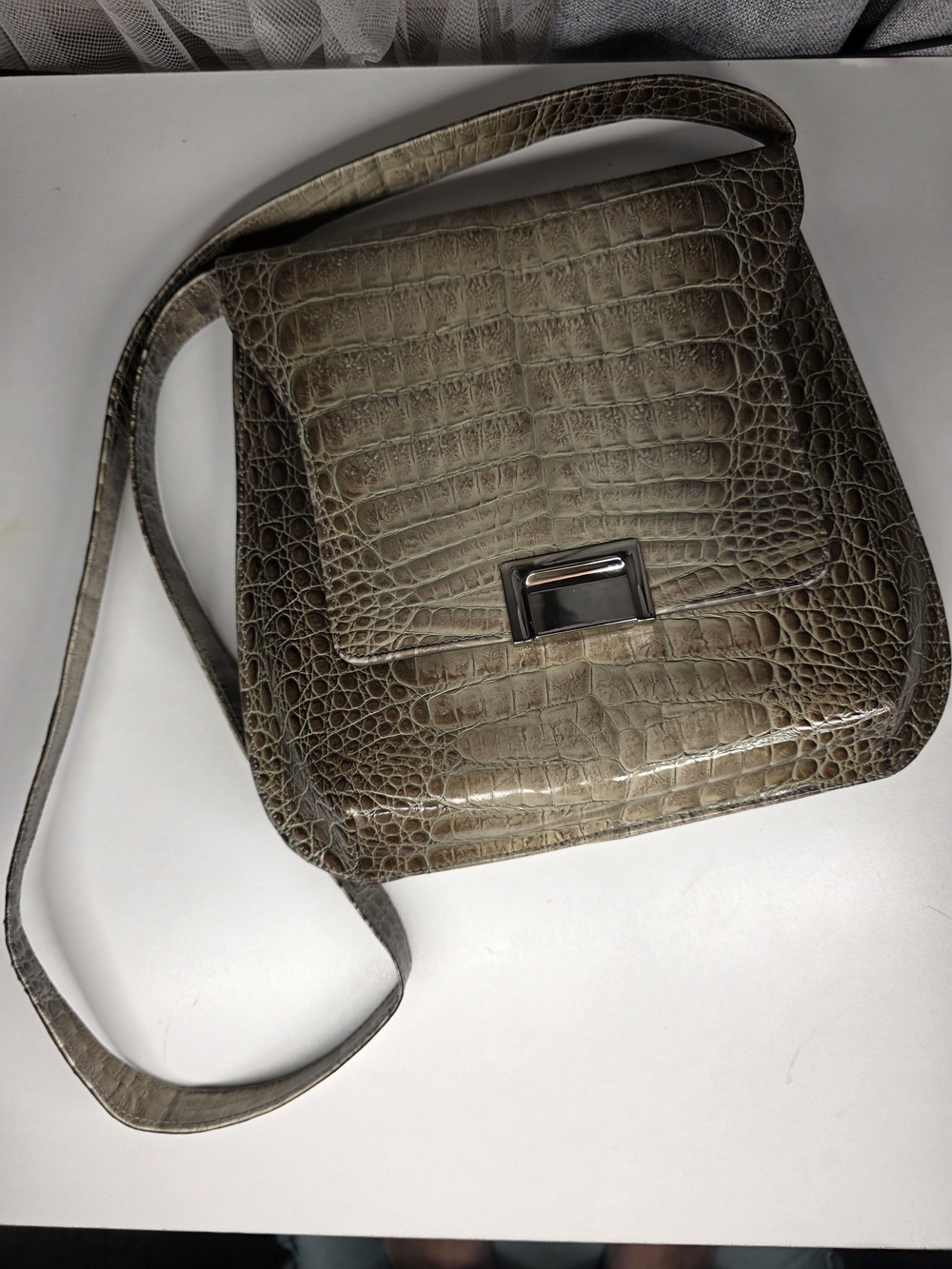 Vintage Sondra Roberts Brown Croco Embossed Genuine Leather Crossbody Flap Bag